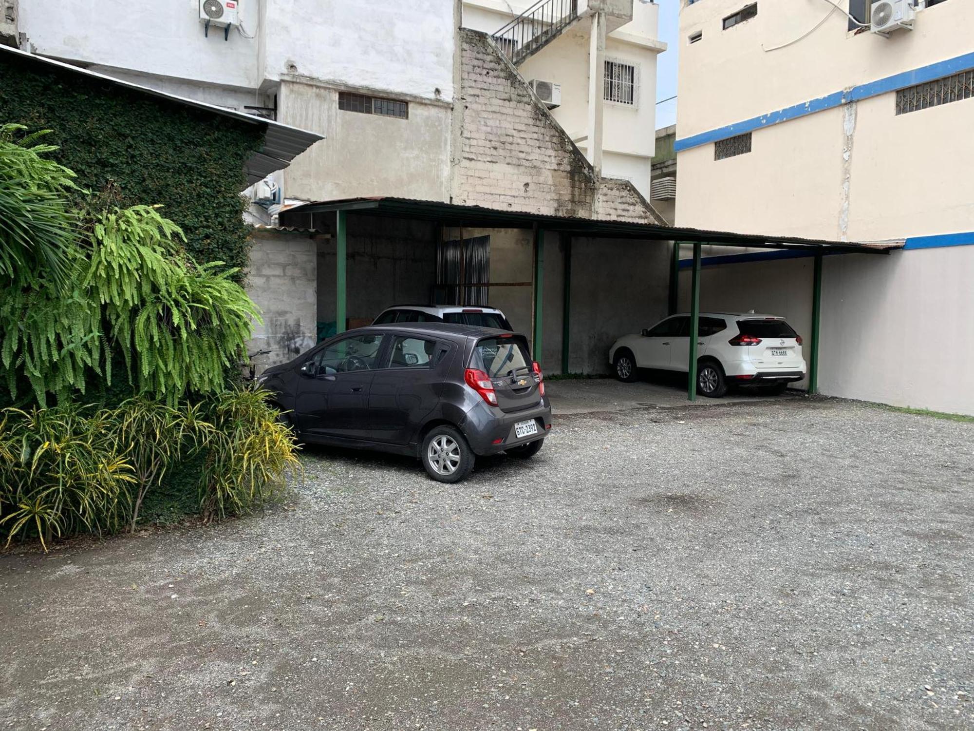 Pensión Murali - Cerca Del Aeropuerto De Guayaquil